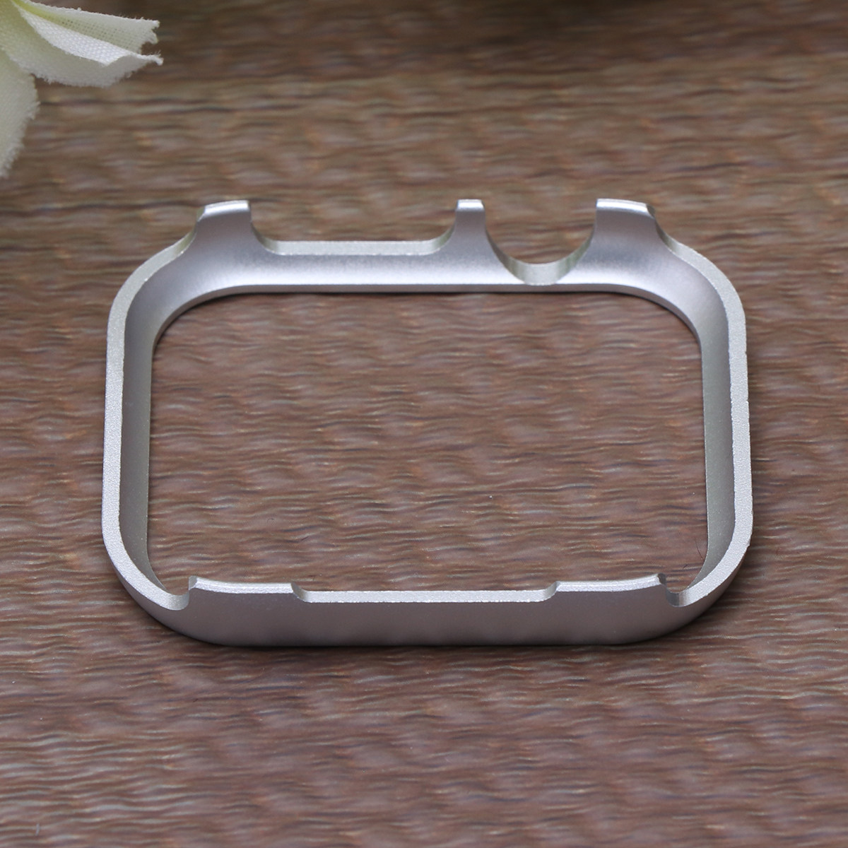 Metal Bumper Aluminum Frame Case - 44mmのアルミニウム合金製時計フレーム保護ケース。金属製のバンパーカバーで、画面を傷や衝撃から保護します。